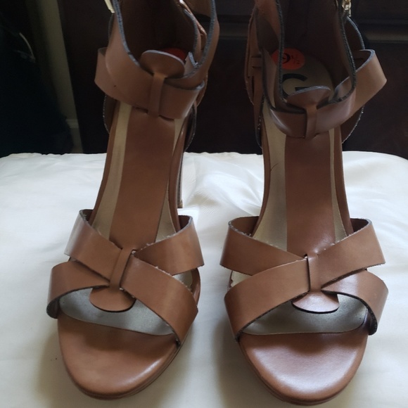 💕GUESS womens Platform - 5" - Heels - Size 9 1/2💕👠 - Picture 2 of 7